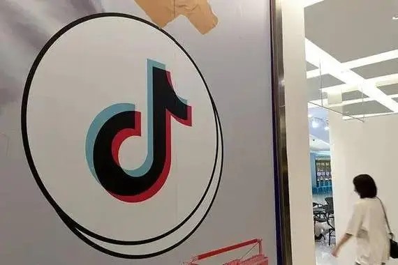 快手上线喜翻，抖音推出群聊，短视频社交会成为下一个增长点吗？